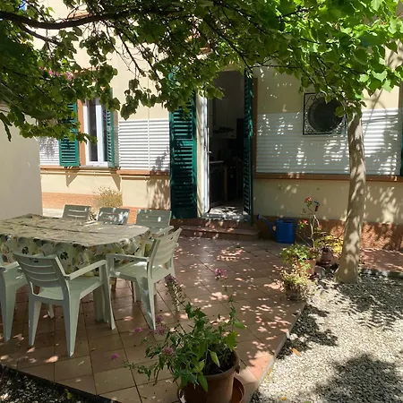 Con Giardino شقة